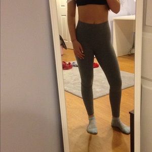 GREY LEGGINGS CUTE TIGHT LOVE